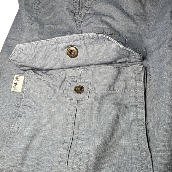 Magellan Men's Gray Cargo Shorts, Size 30W - Picture 12 of 14